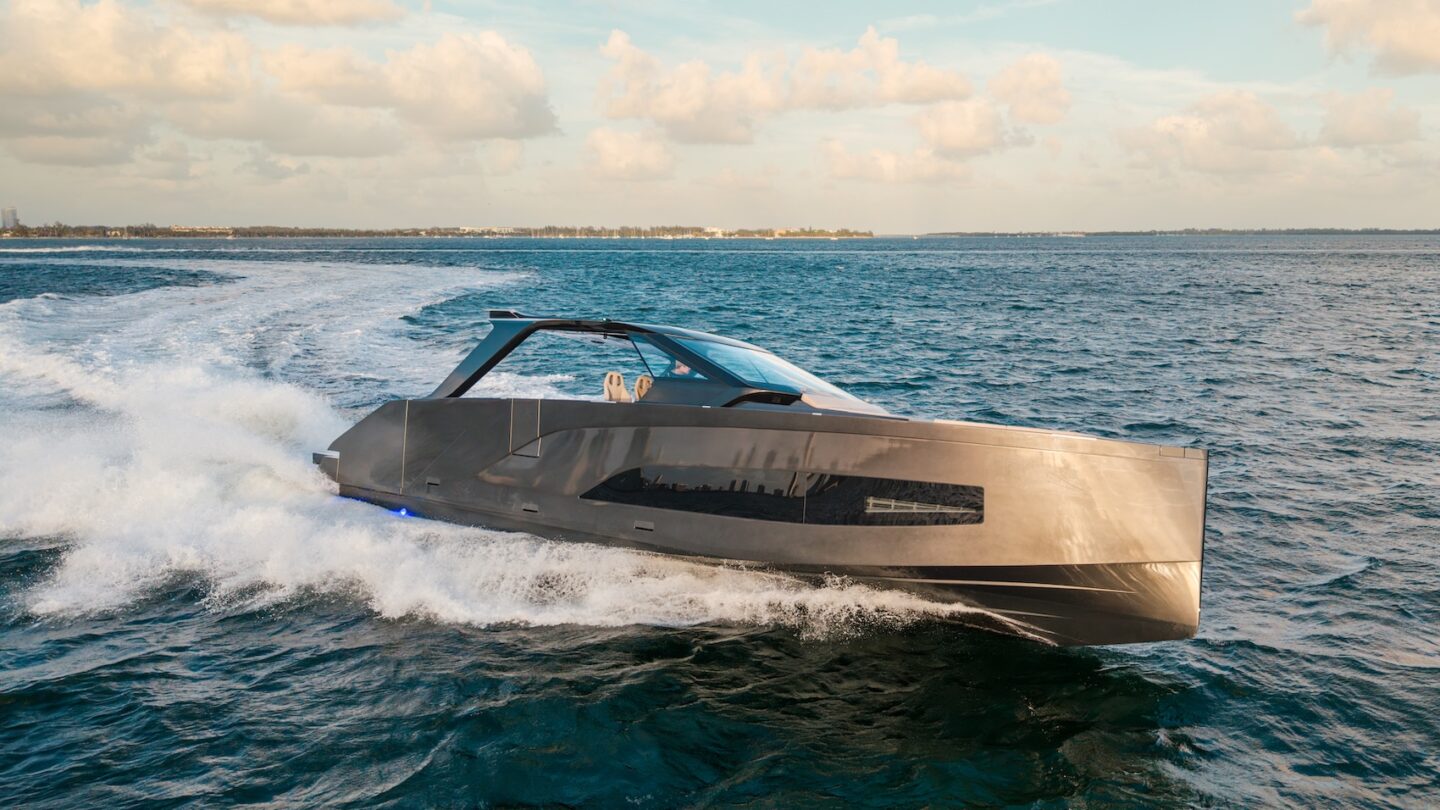 Manari 52: a custom chase boat for a cutting-edge megayacht