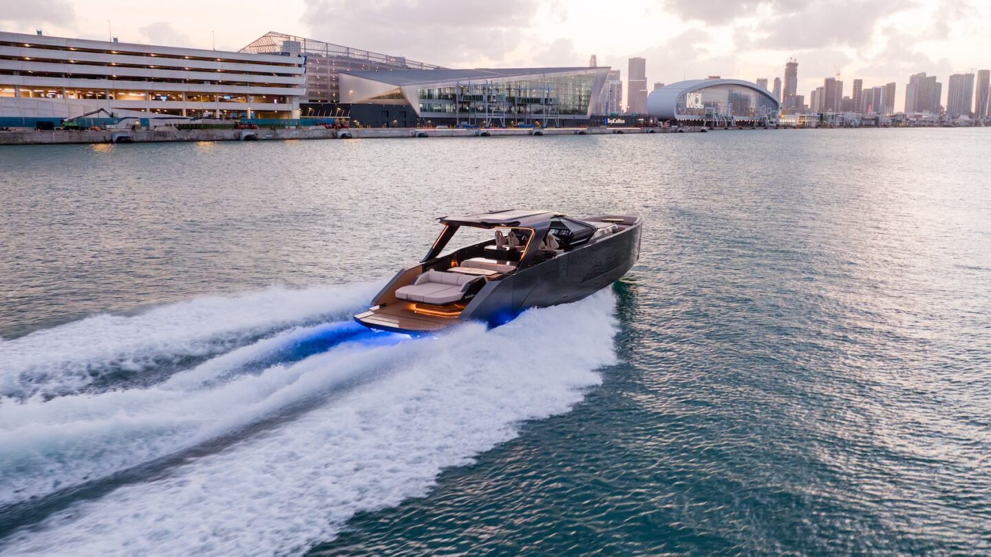 Manari 52: a custom chase boat for a cutting-edge megayacht