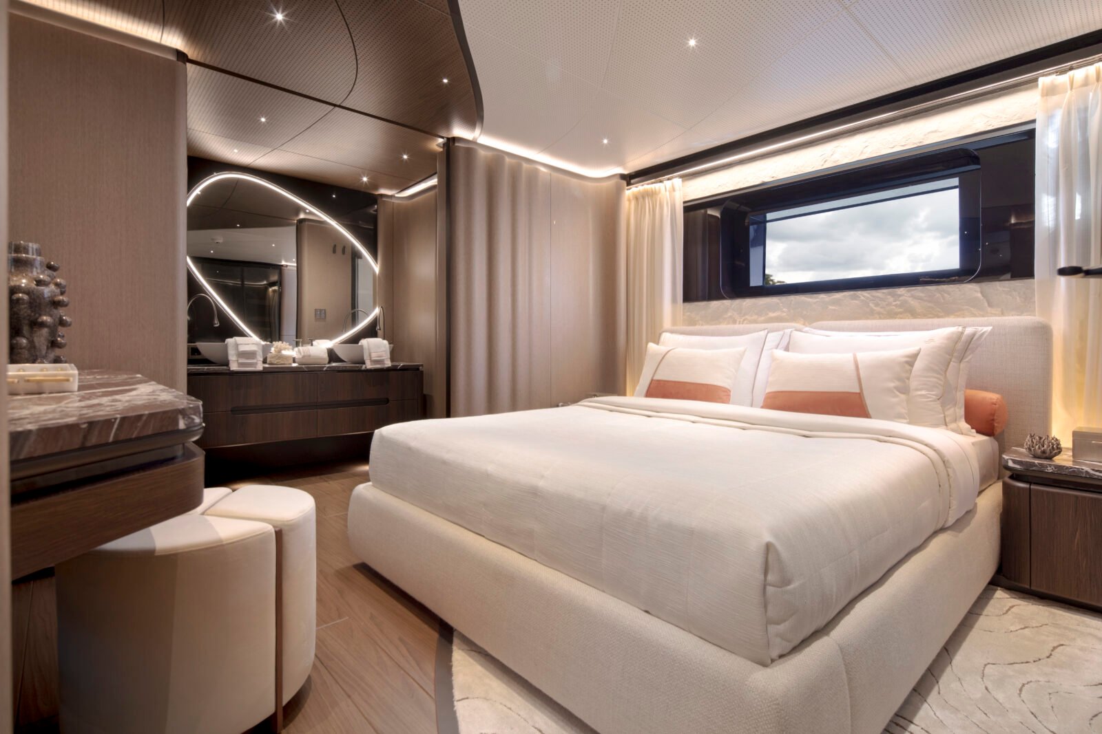 sirena 42M cabina vip sirena 42M cabina vip