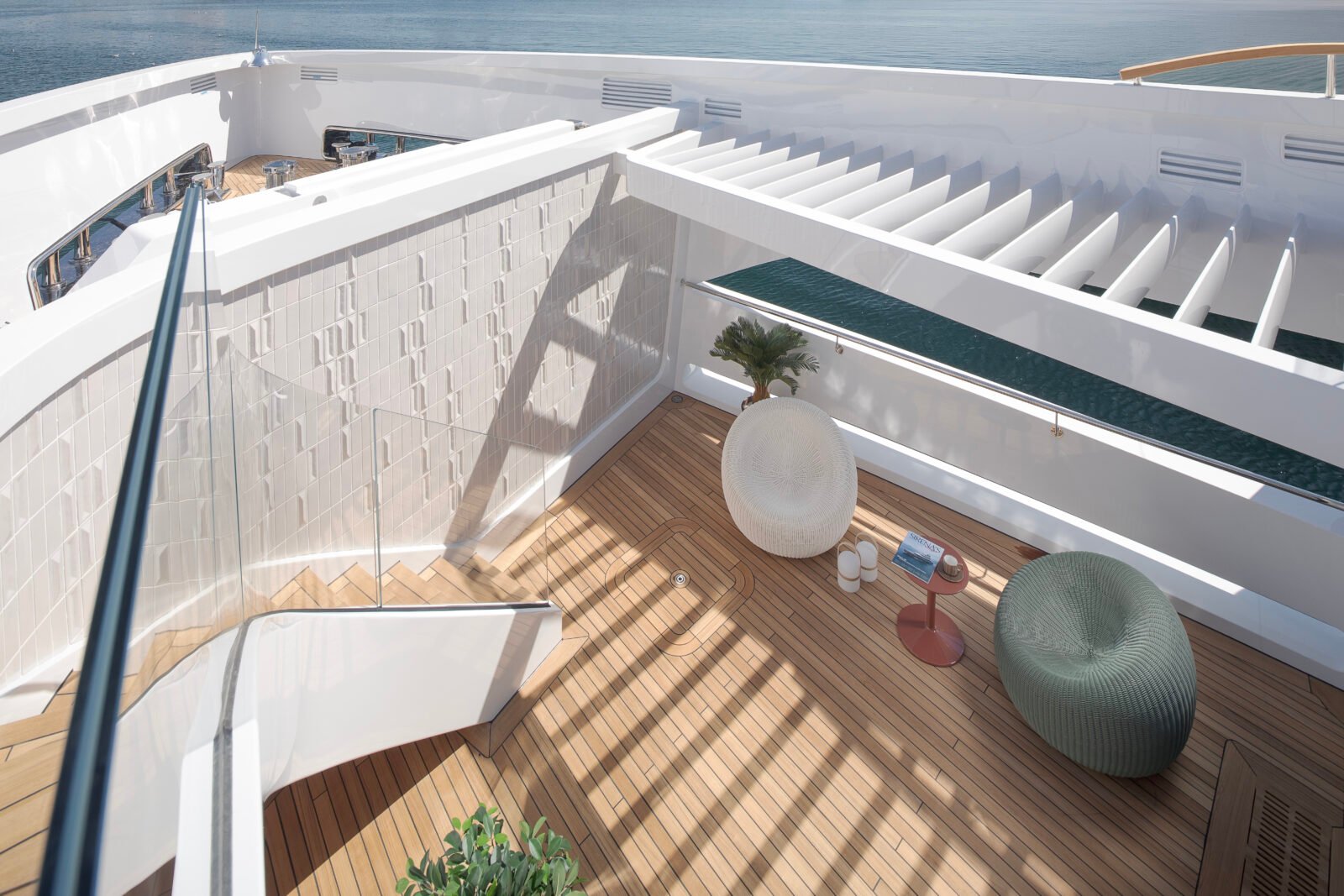 sirena 42M patio sirena 42M patio