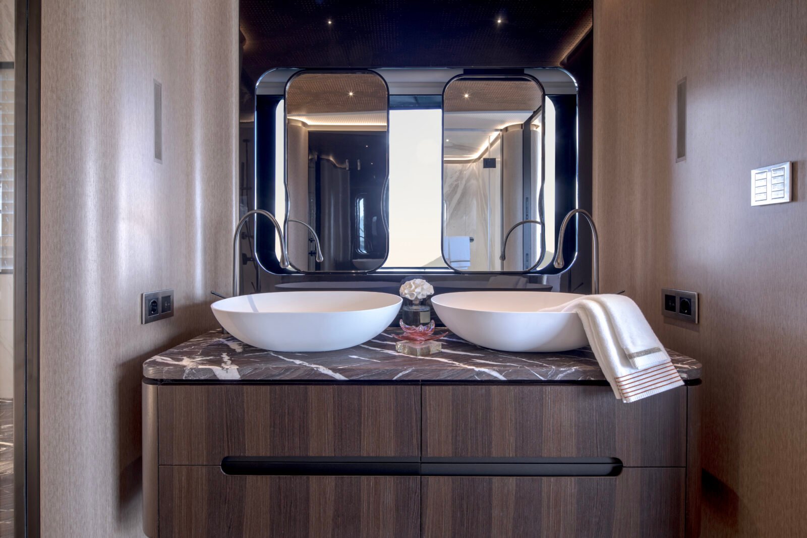 sirena 42M bagno 2 sirena 42M bagno 2